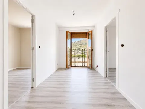 Casa en venta en Loja: comodidad y espacio en un hogar soleado