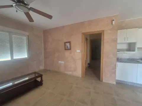 Chalet en Venta en Láchar, Granada | Piscina y Jardín - foto 12 de 12 (Láchar)