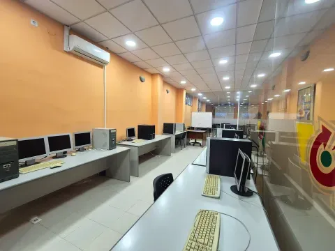 Prime Commercial Premises for Rent in Loja, Granada - photo 5 of 12 (Loja)