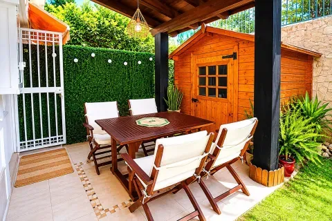 Casa con jardín y gran terraza en venta en Málaga - foto 4 de 12 (Málaga)