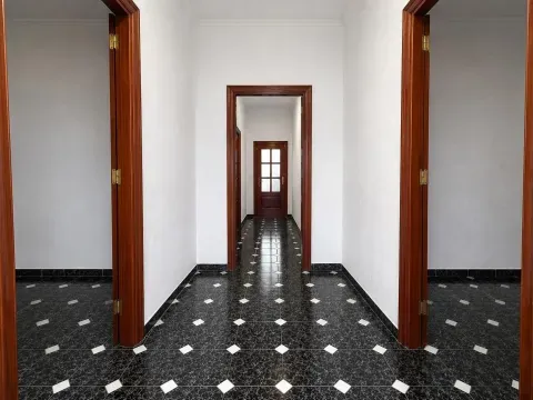 Casa en Venta en Atarfe, Granada | 4 hab. y Terraza - foto 2 de 12 (Atarfe)