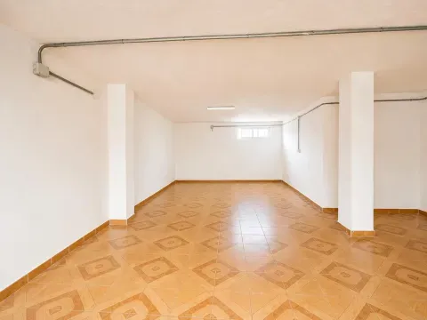Garaje en venta en Loja