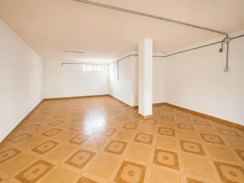Garaje cerrado en venta en Loja, Granada | 49 m² - foto 3 de 5 (Loja)