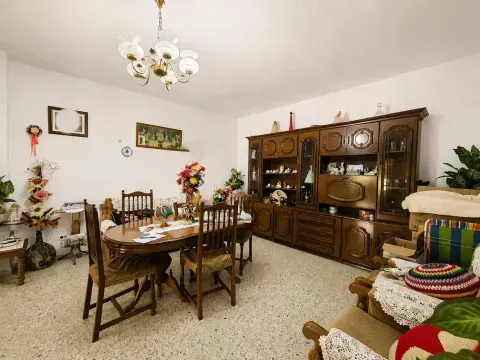Piso en Venta en Loja, Granada | 3 Dormitorios - foto 3 de 12 (Loja)