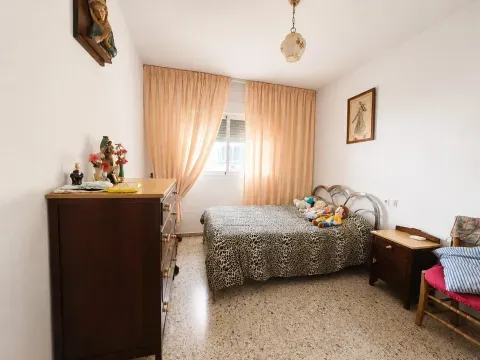 Piso en Venta en Loja, Granada | 3 Dormitorios - foto 12 de 12 (Loja)