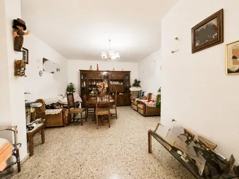 Piso en Venta en Loja, Granada | 3 Dormitorios - foto 2 de 12 (Loja)