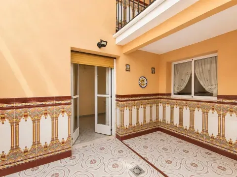 Casa en venta en Priego de Córdoba con garaje y terraza - foto 11 de 12 (Priego de Córdoba)
