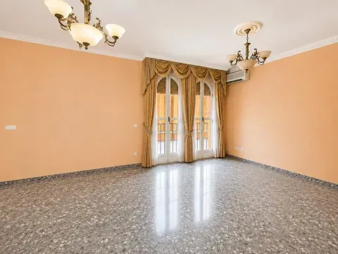 Casa en venta en Priego de Córdoba con garaje y terraza - foto 2 de 12 (Priego de Córdoba)