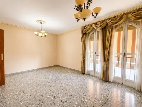 Casa en venta en Priego de Córdoba con garaje y terraza - foto 3 de 12 (Priego de Córdoba)