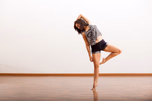 Imagen relacionada con ¿Te gustaría hacer ejercicio mientras aprendes a bailar?