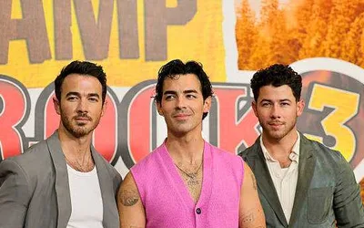 Jonas Brothers: Burning Up Tour All Over Again