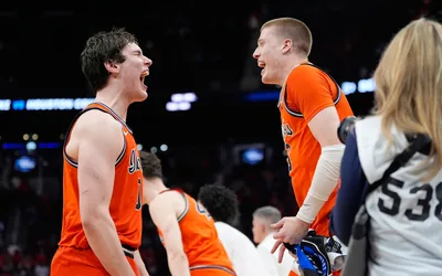 Illinois vs Iowa in Elite Eight