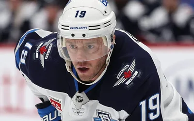 Jonathan Toews Returns to Chicago with Winnipeg Jets