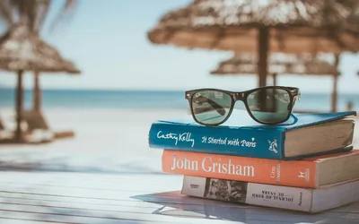 A Cool Glass, a Good Book: The Quiet Pleasures of Beach Reads & Iced Teas