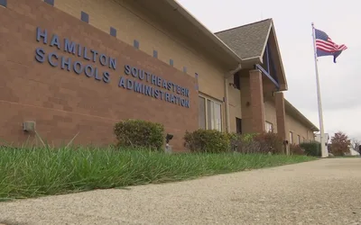Informational Picket by Hamilton Southeastern Teachers