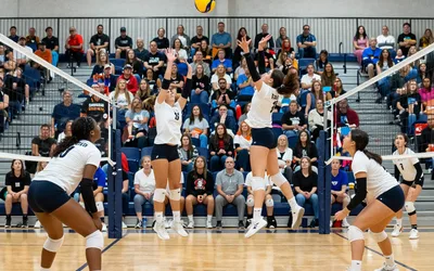 Women’s Volleyball vs Mount Mary