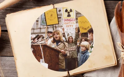 Snacks & Facts: Cookbooks Against War