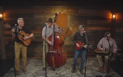 The Earthtones Live Performance