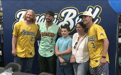 Savannah Bananas vs. Loco Beach Coconuts