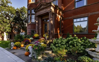 Historic Hills House Tour