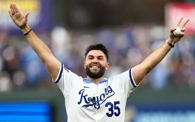 Eric Hosmer joins Royals.TV broadcast team