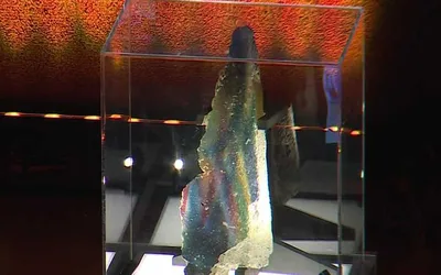 The Berlin Wall - A World Divided