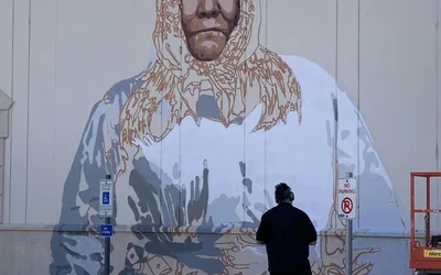 The Walls That Tell a City's