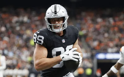 NFL Game: Raiders vs Giants