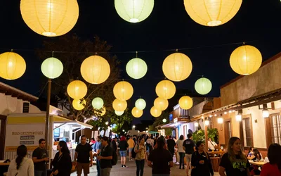Globito Glow in the Village