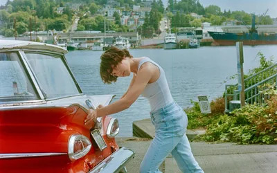 Zoo Music featuring Amelia Day