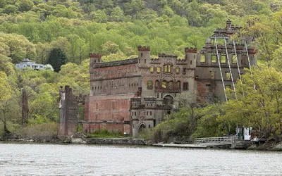 Dracula Live on Bannerman Island