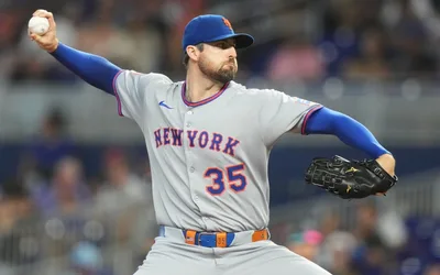 Pitchers throwing live bullpens