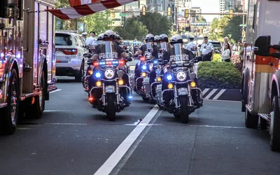 Roaring Engines, Rising