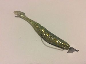 SLIT SHAD 3,5" SUR HAMEÇON TEXAN LEGEREMENT PLOMBÉ