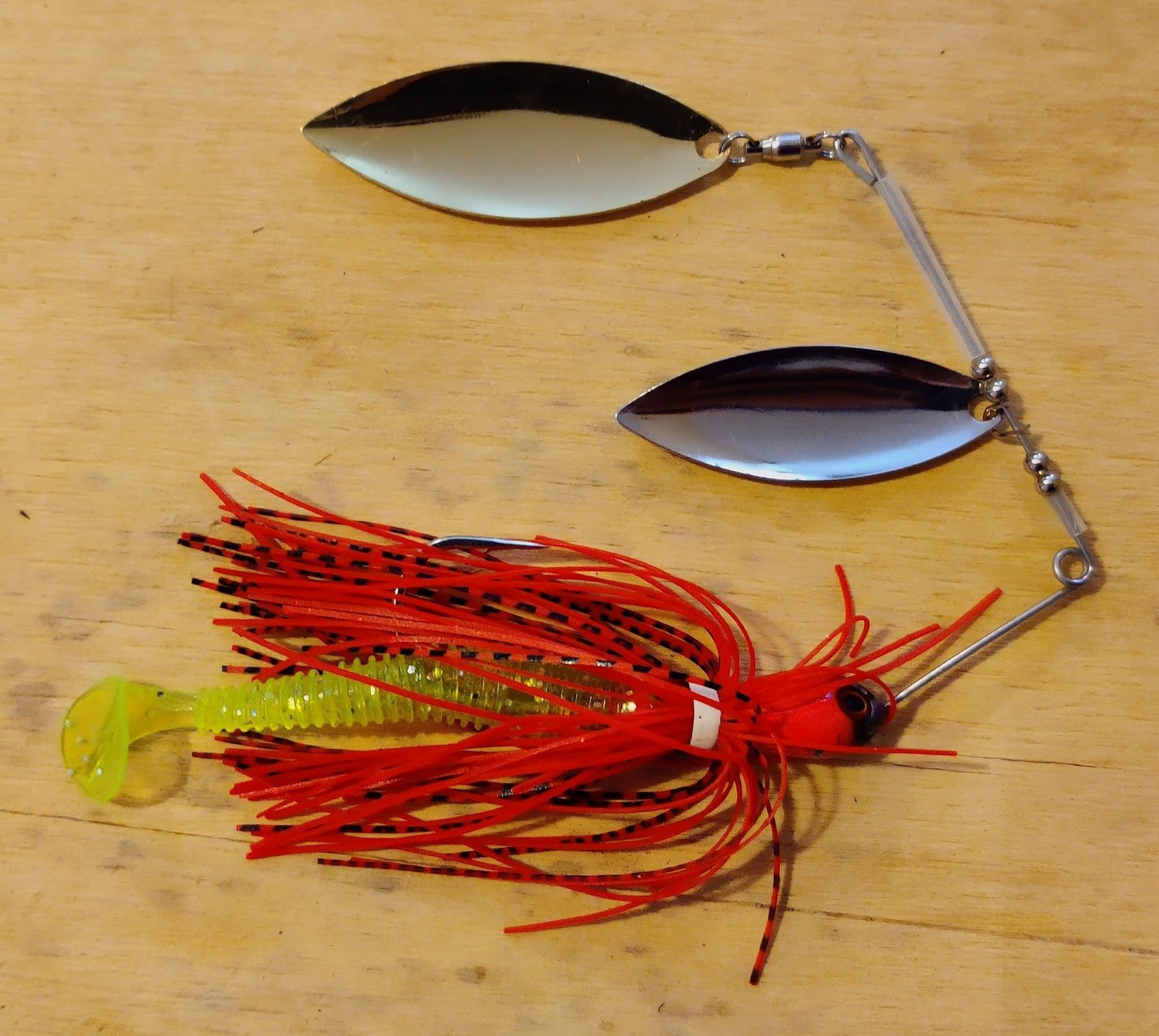 SPINNERBAIT - RED, SILVER/COPPER WILLOW+WORM