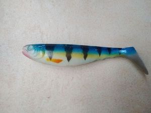 THE SHAD 17.5CM