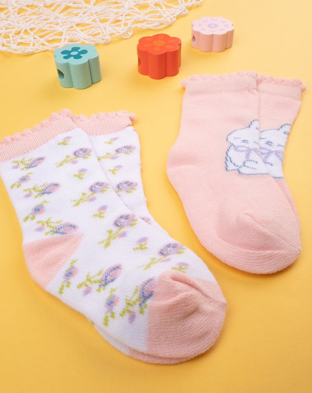 Set me dy palë çorape, Prenatal