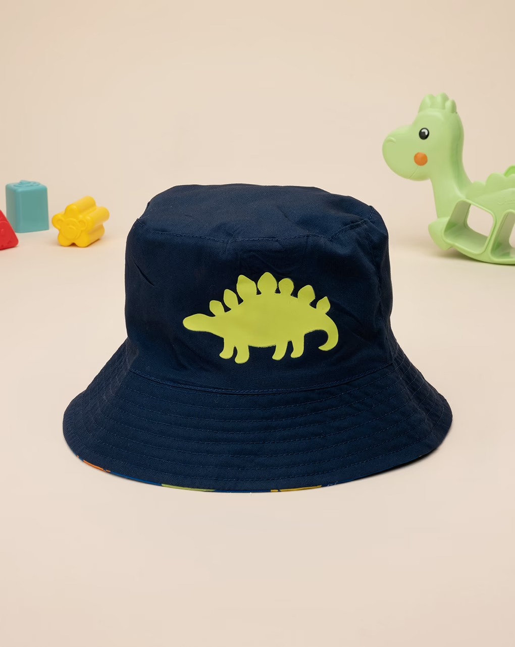 Kapele për djem me dizenjo dinozaur, Prenatal