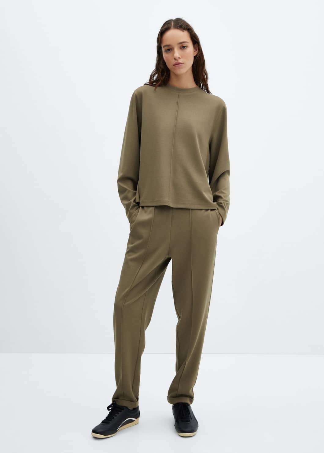 Pantallona jogger, Mango