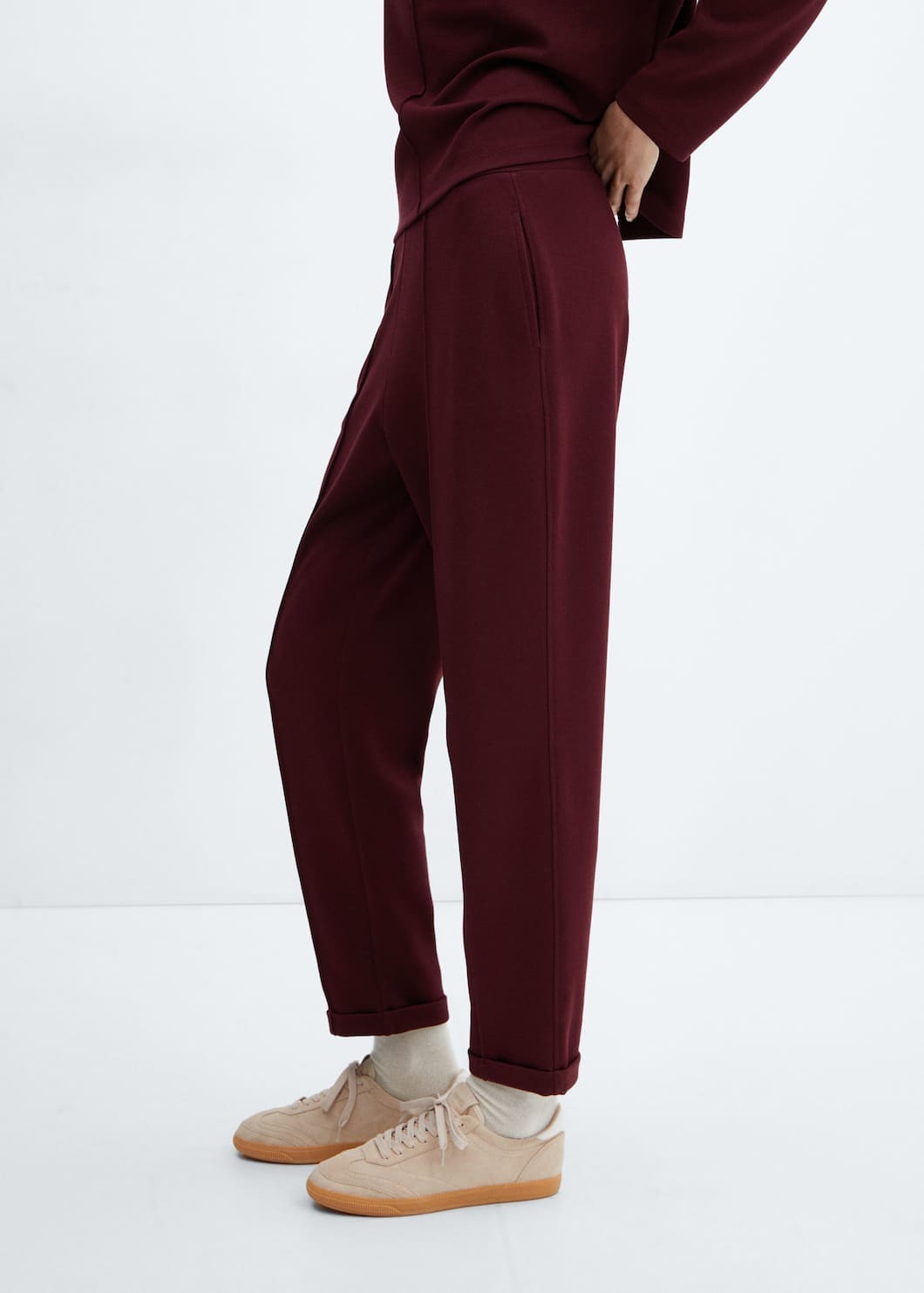 Pantallona jogger, Mango