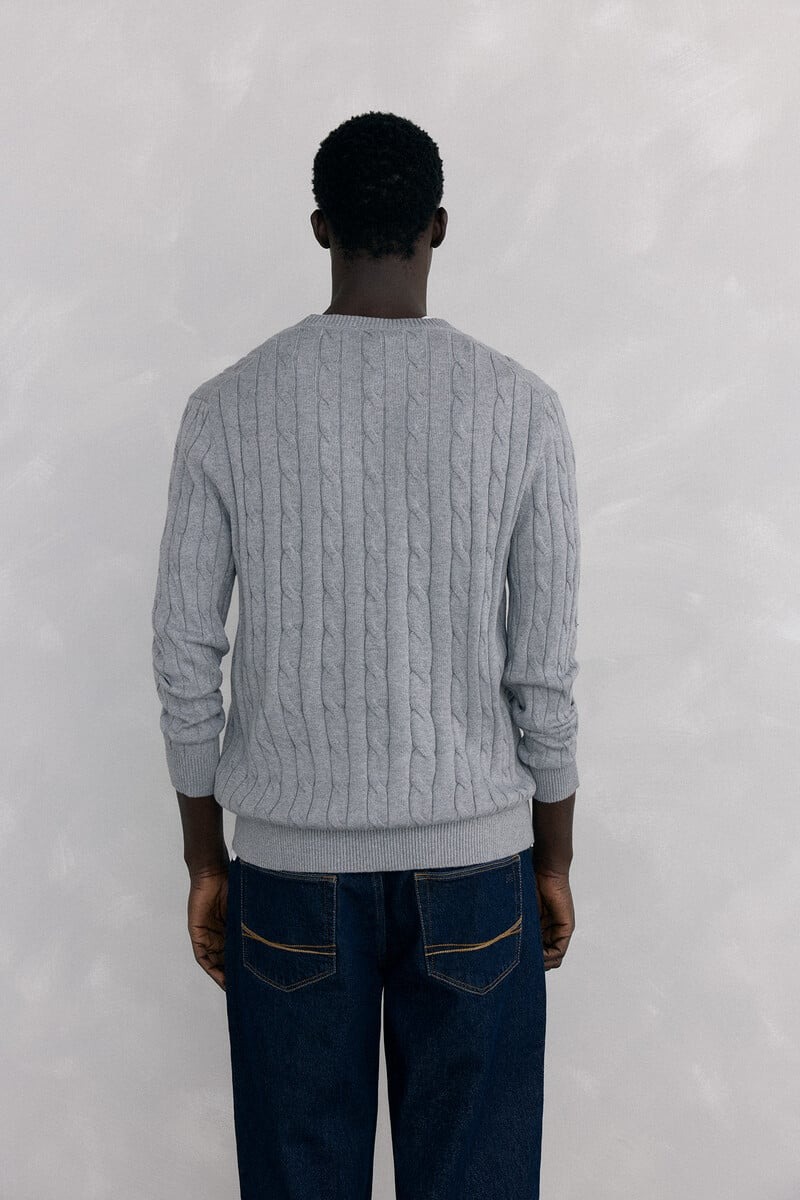 Pulovër për meshkuj, Pedro Del Hierro