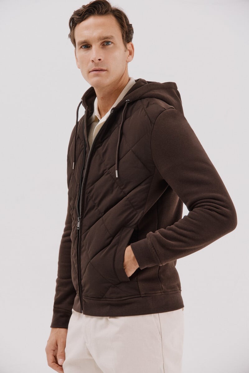 Triko me kapuç, Cortefiel