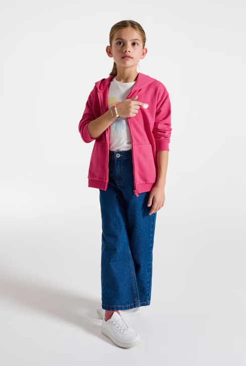 Triko me zinxhir, Okaidi - 3 Vjeç