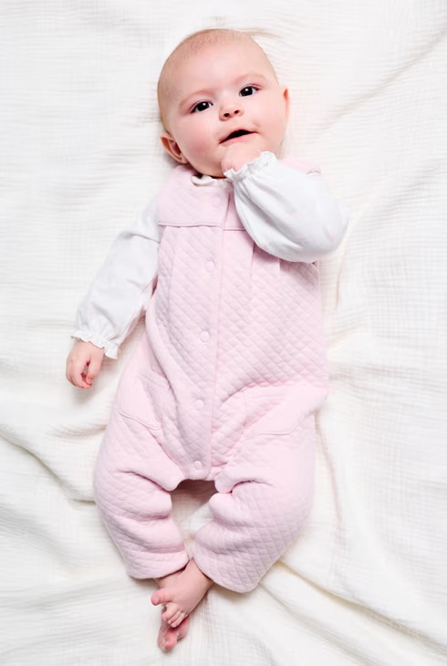 Set me dy pjesë, Obaibi - 3 Muaj