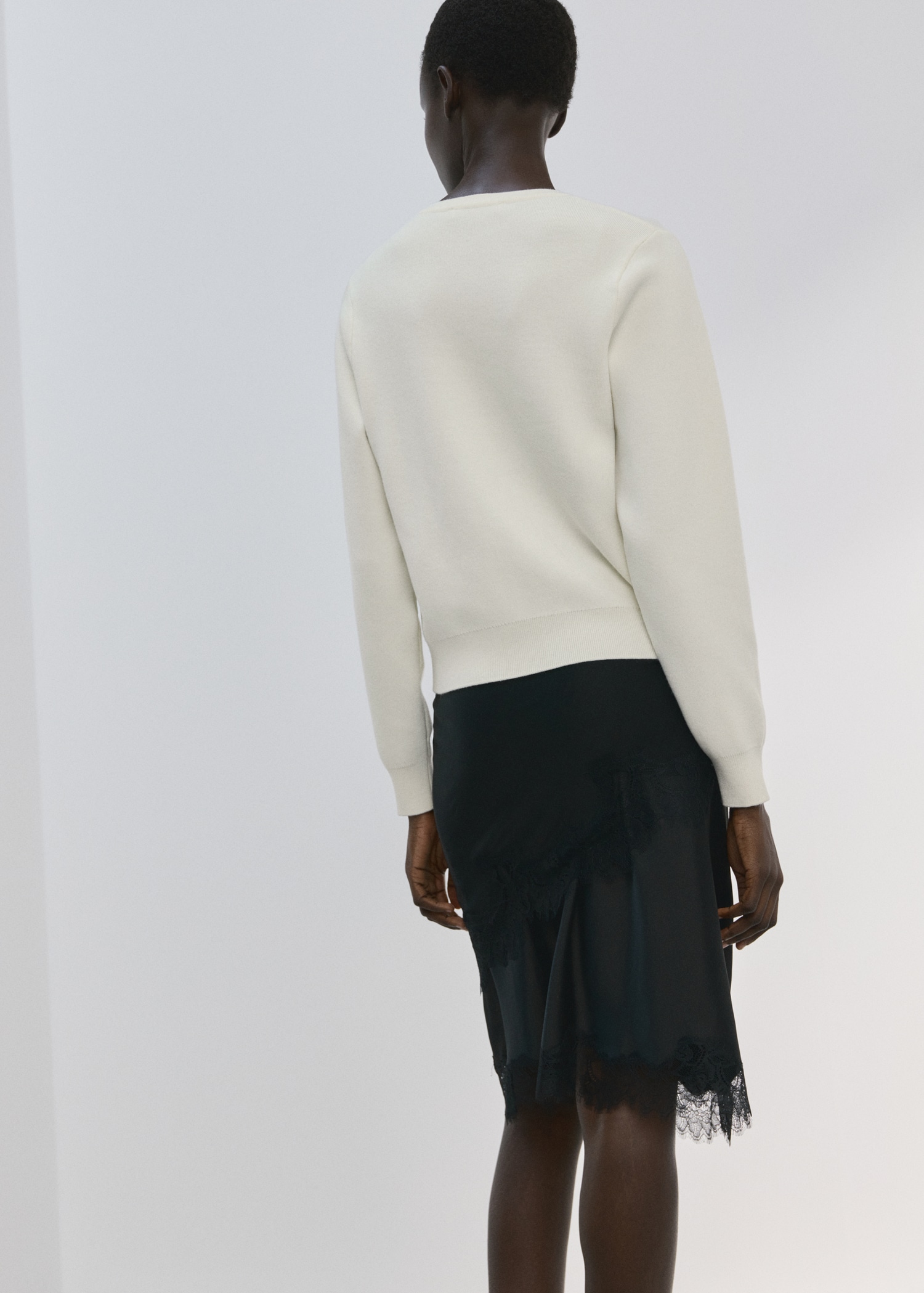 Triko me kopsa, Mango