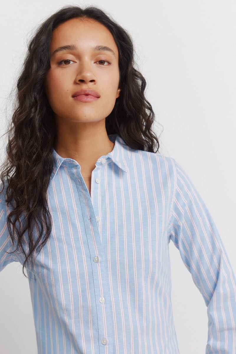 Këmishë për femra, Springfield