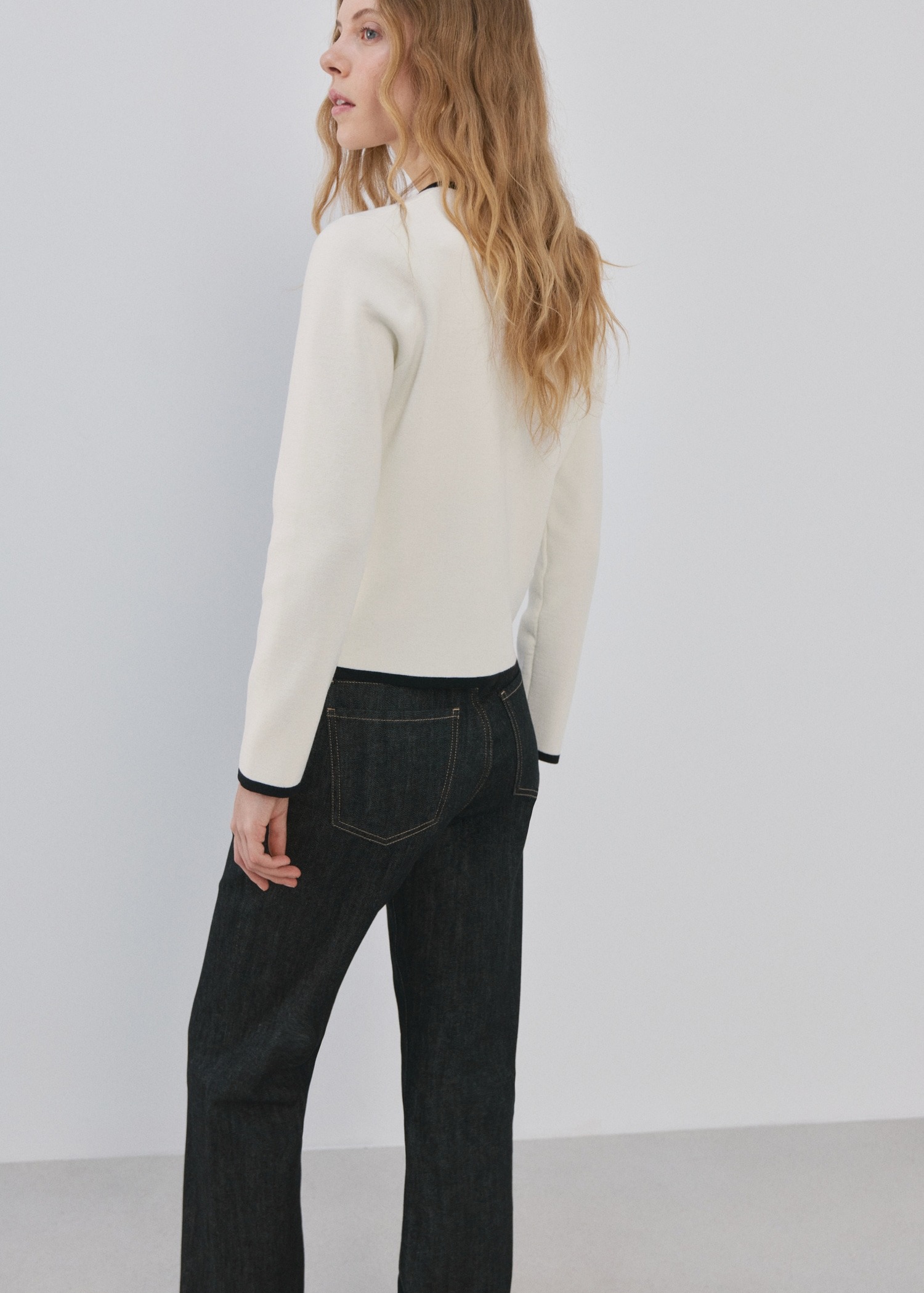 Triko me kopsa, Mango