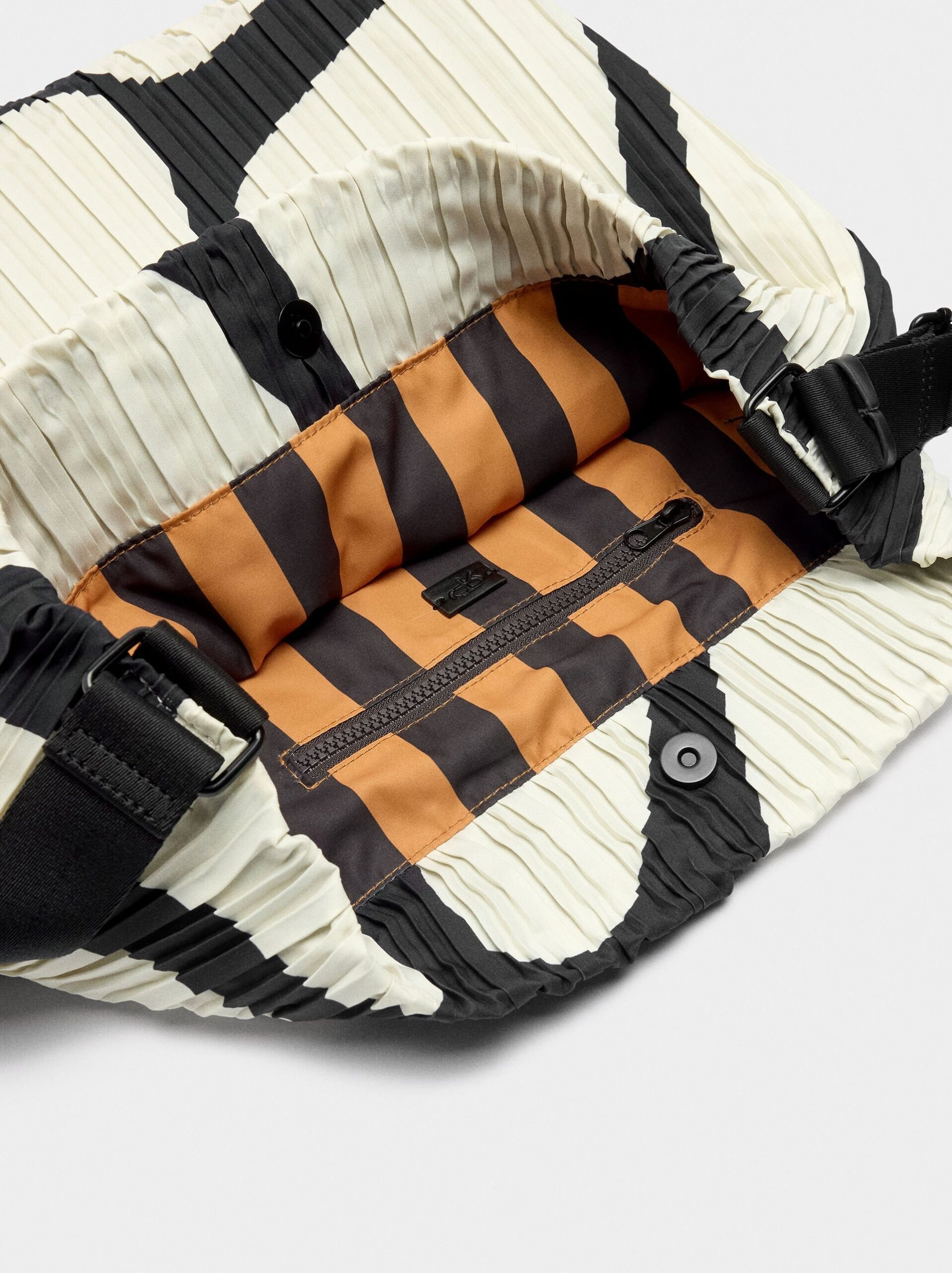 Çantë me printe, Parfois