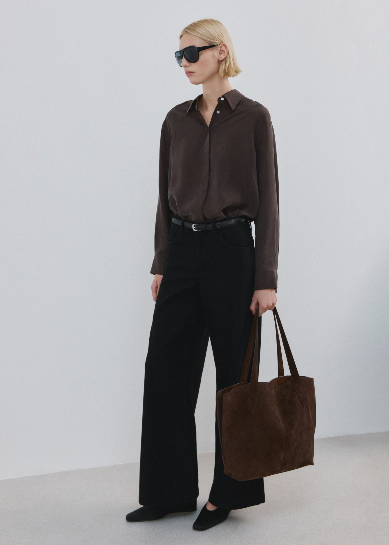 Xhinse të gjata, Mango - 36, E zezë