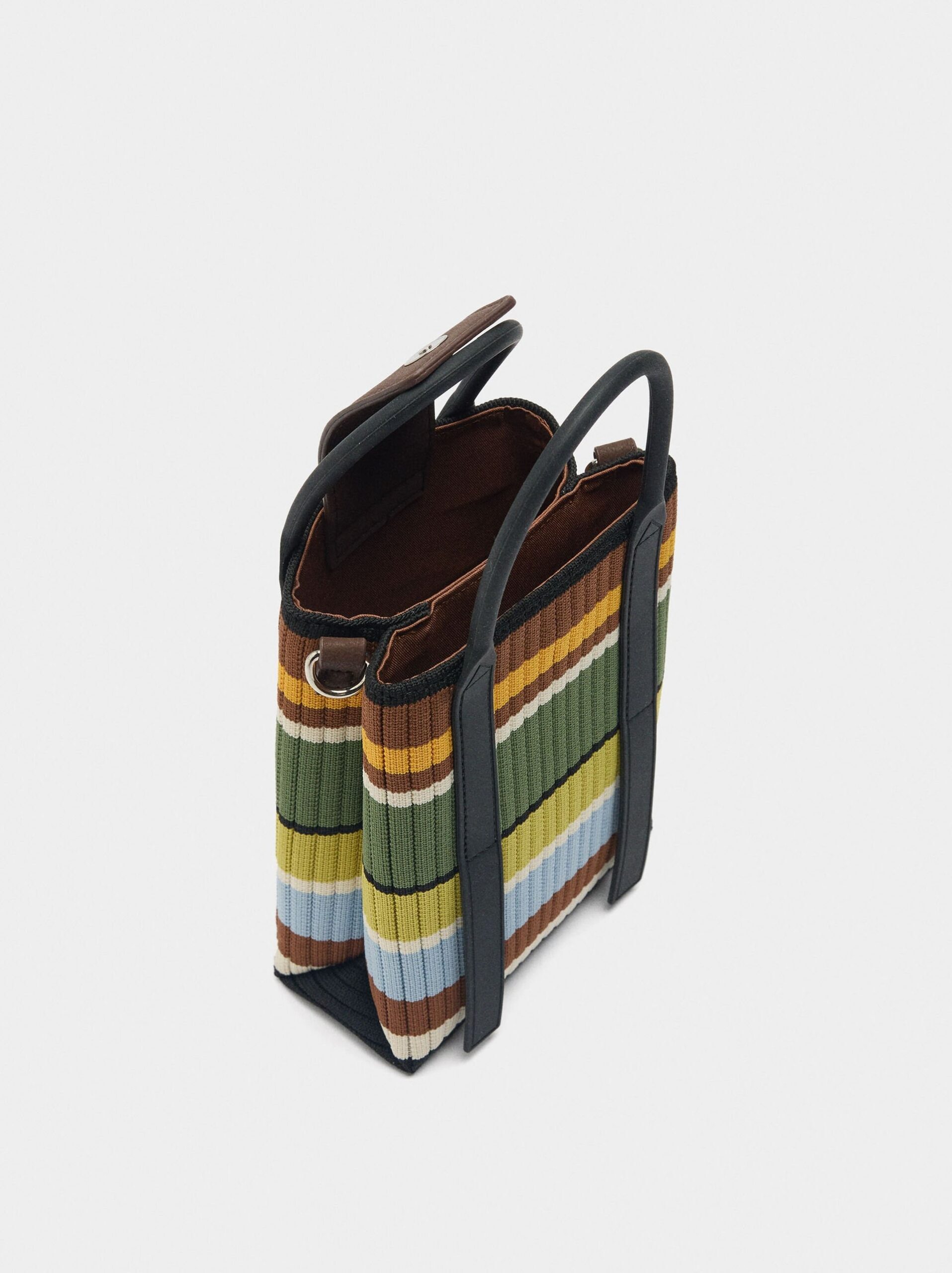 Mbajtëse telefoni, Parfois